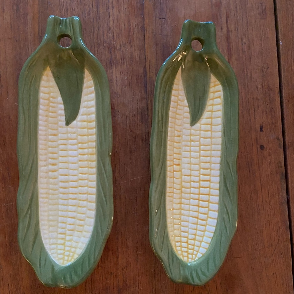 2 Vintage Corn Cob Plates